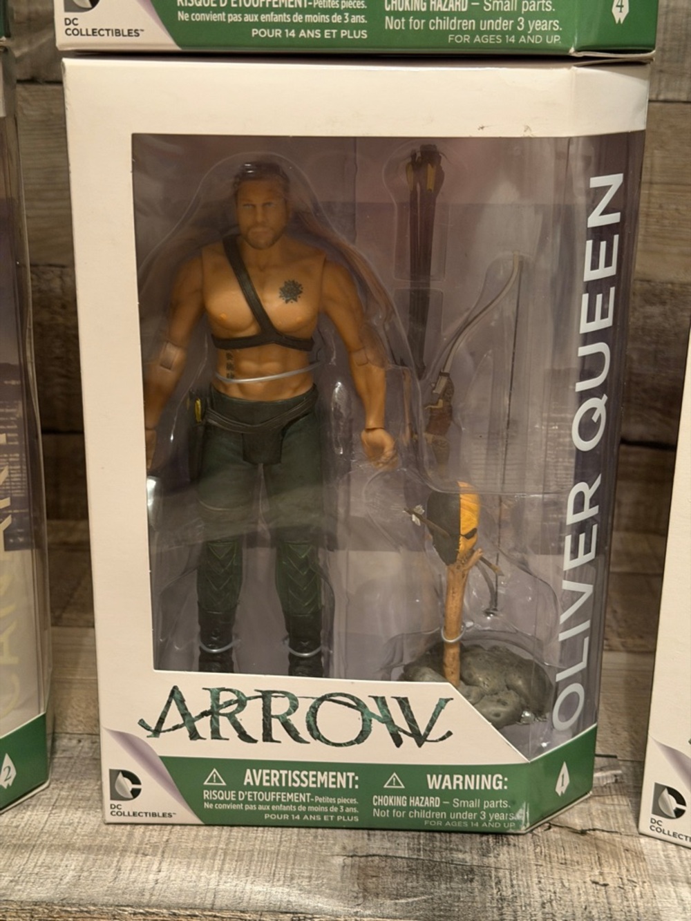 DC Collectibles CW Arrow TV Series Island scarred Oliver Queen